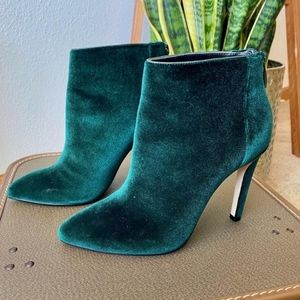 Ava&Aiden Emerald velvet high heeled boots